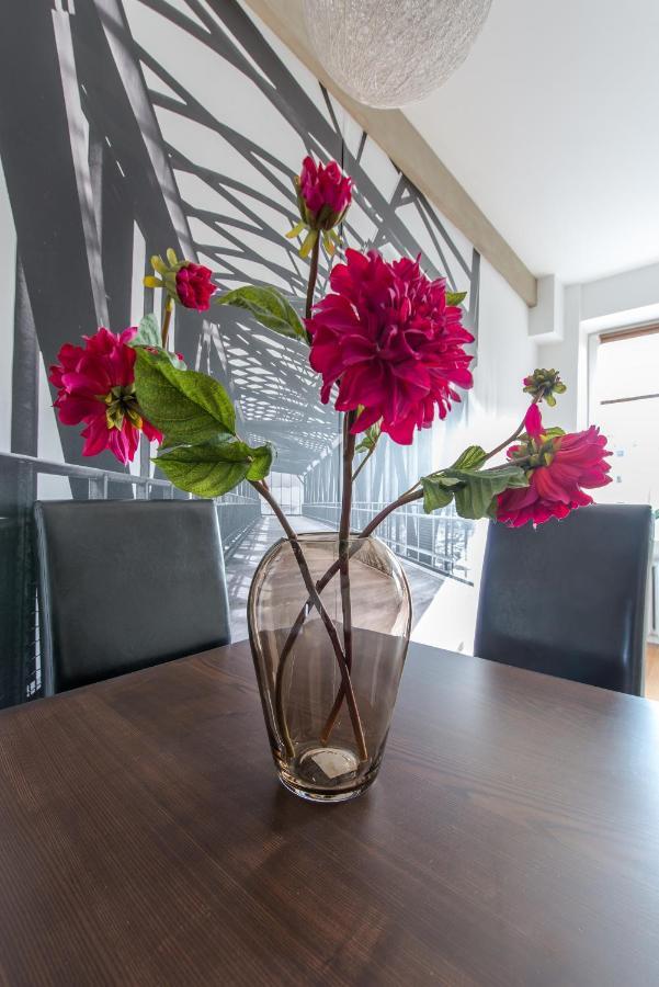 Dworzec Centralny P&O Serviced Apartments Varşova Dış mekan fotoğraf